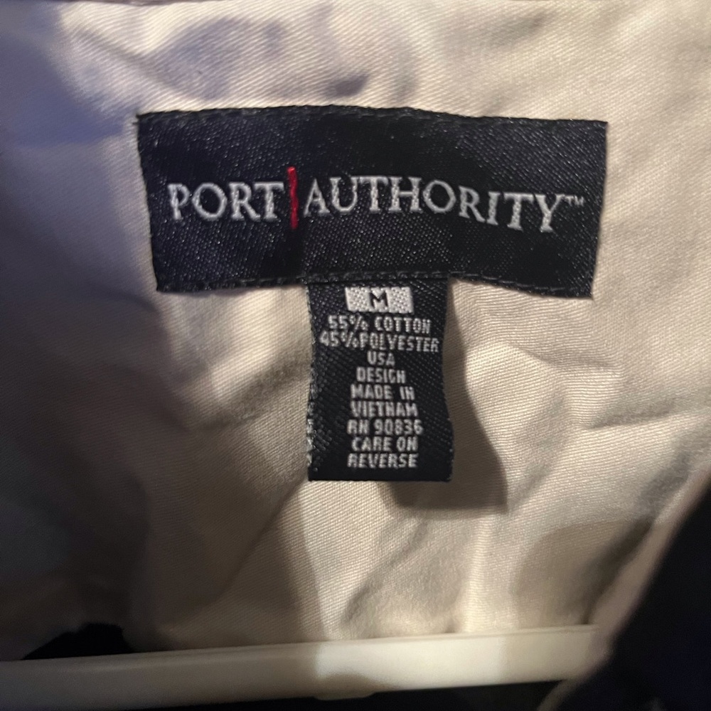 Button down - Picture 3 of 3